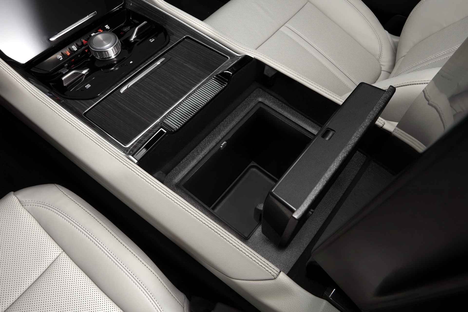 Download 2023 Jeep Wagoneer L - Interior, Detail HD Wallpaper 1921x1281 #48