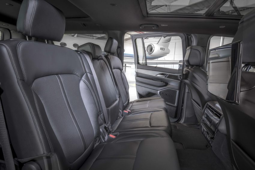 2023 Jeep Wagoneer L - Interior, Rear Seats Wallpaper 850x567 #37