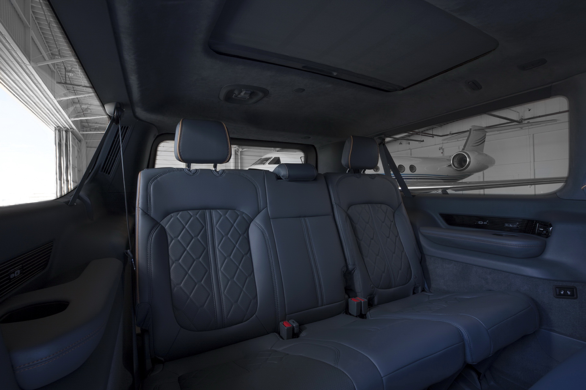 Download 2023 Jeep Wagoneer L - Interior, Third Row Seats HD Wallpaper 1921x1281 #56