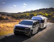 2023 Jeep Wagoneer L - Towing a Trailer Wallpaper 190x150