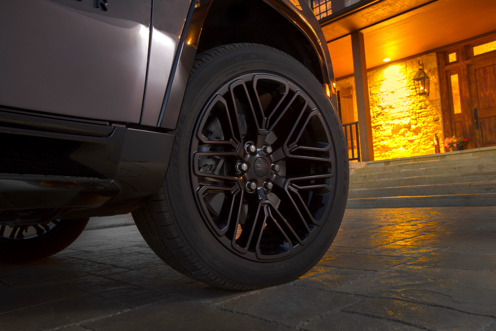 Download 2023 Jeep Wagoneer L - Wheel HD Wallpaper 1921x1281 #34