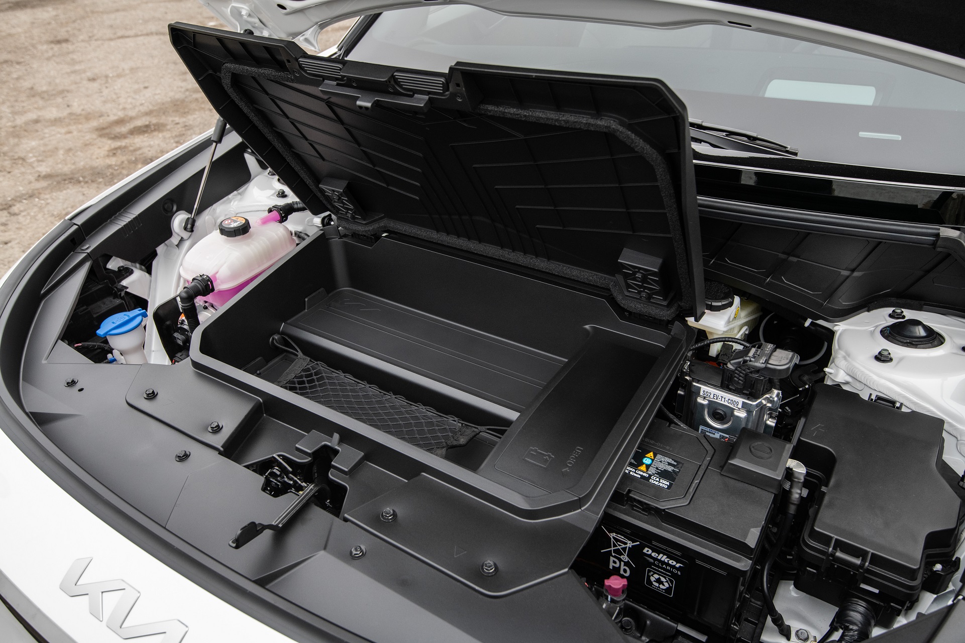 Download 2023 Kia Niro - Engine HD Wallpaper 1921x1280 #17