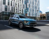 2023 Kia Niro - Front Three-Quarter Wallpaper 190x150