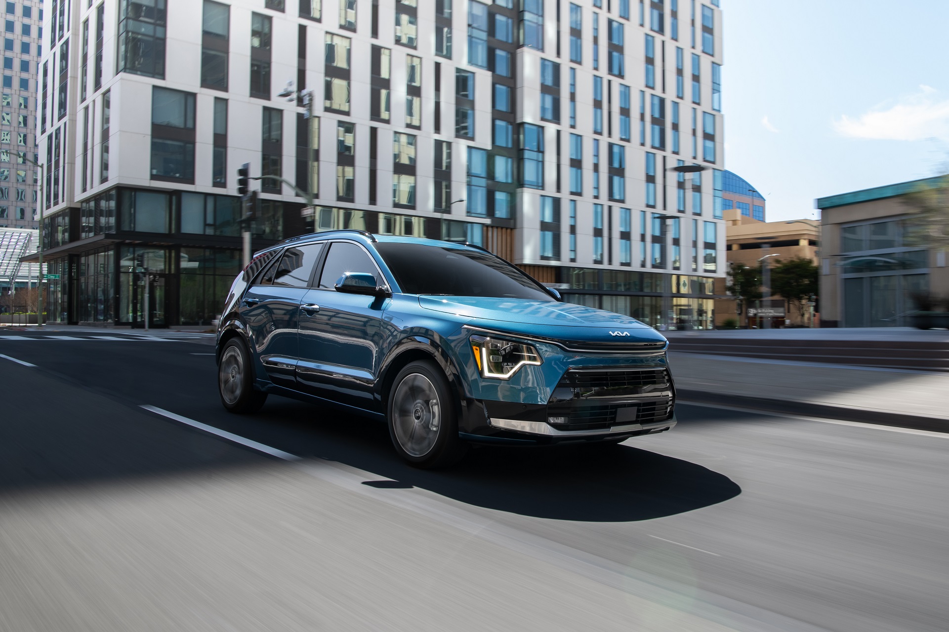 Download 2023 Kia Niro - Front Three-Quarter HD Wallpaper 1921x1280 #36
