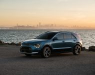 2023 Kia Niro - Front Three-Quarter Wallpaper 190x150