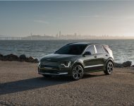 2023 Kia Niro - Front Three-Quarter Wallpaper 190x150