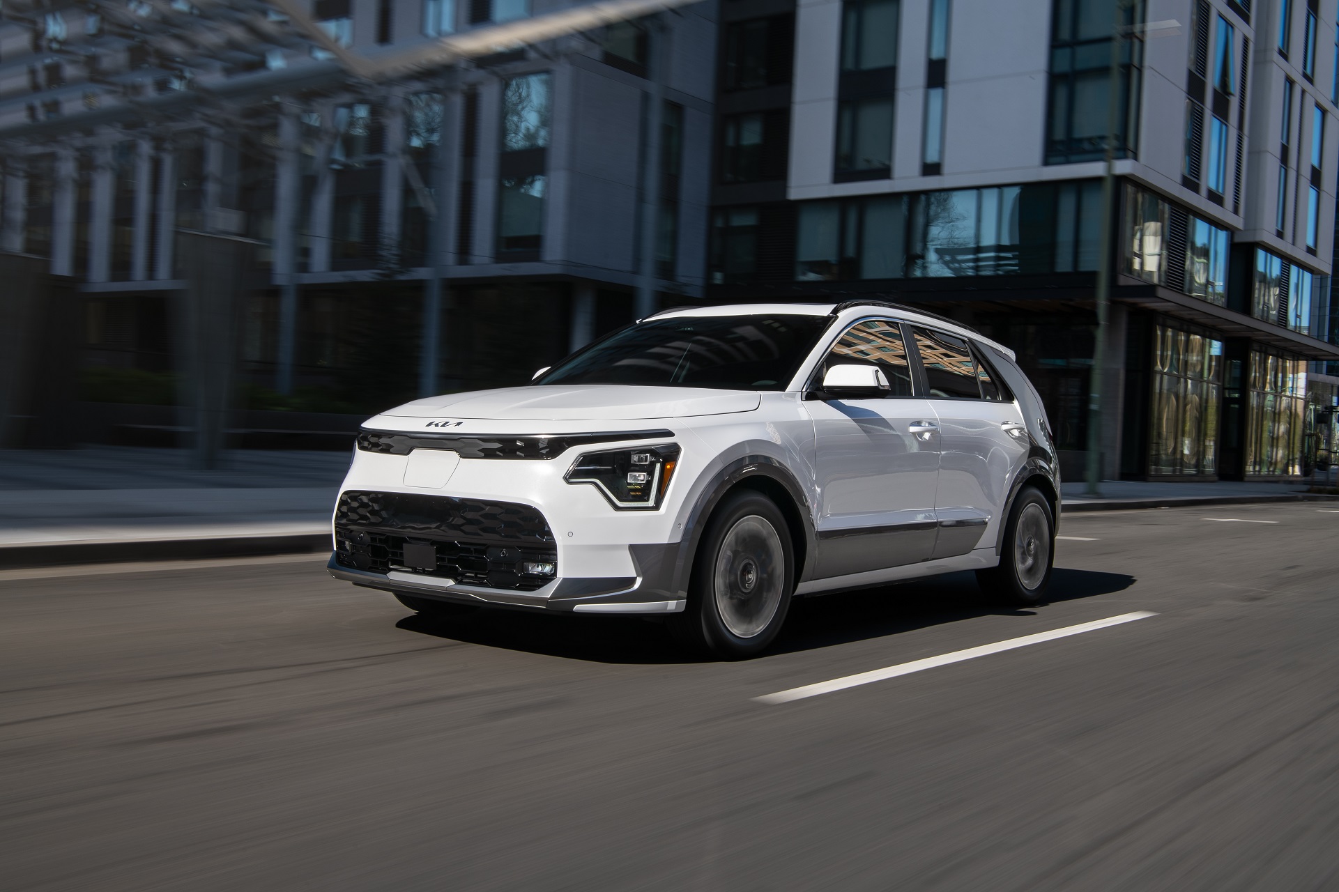 Download 2023 Kia Niro - Front Three-Quarter HD Wallpaper 1921x1280 #28