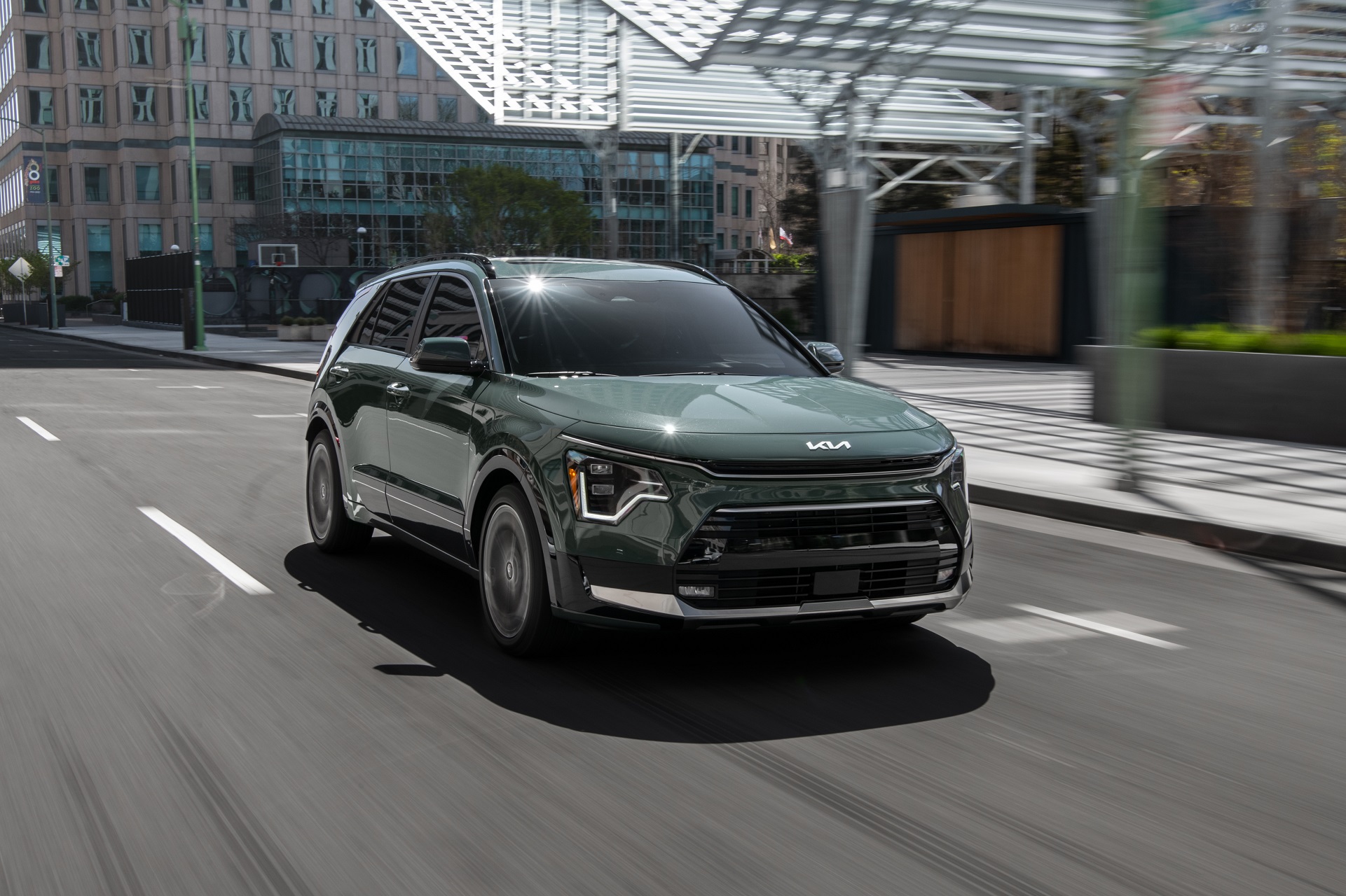 Download 2023 Kia Niro - Front Three-Quarter HD Wallpaper 1921x1280 #6