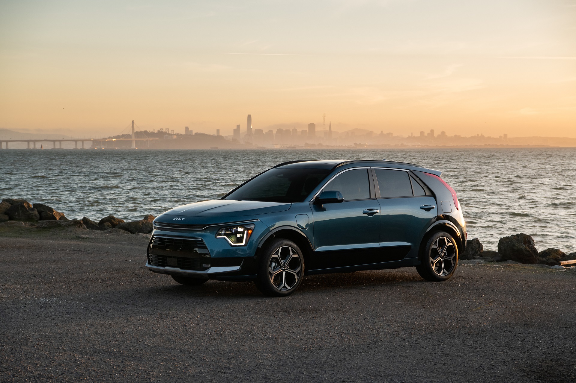 Download 2023 Kia Niro - Front Three-Quarter HD Wallpaper 1921x1280 #39