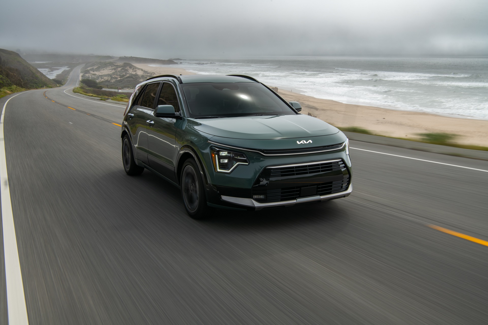 Download 2023 Kia Niro - Front HD Wallpaper 1921x1280 #1