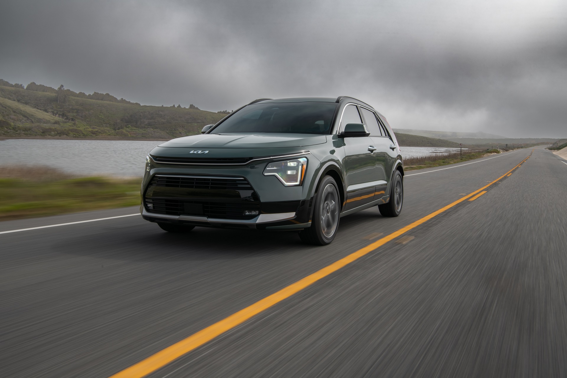 Download 2023 Kia Niro - Front HD Wallpaper 1921x1280 #2