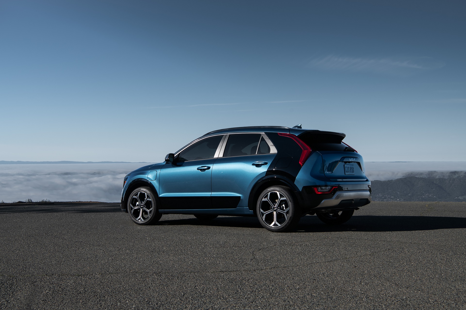 Download 2023 Kia Niro - Rear Three-Quarter HD Wallpaper 1921x1280 #41