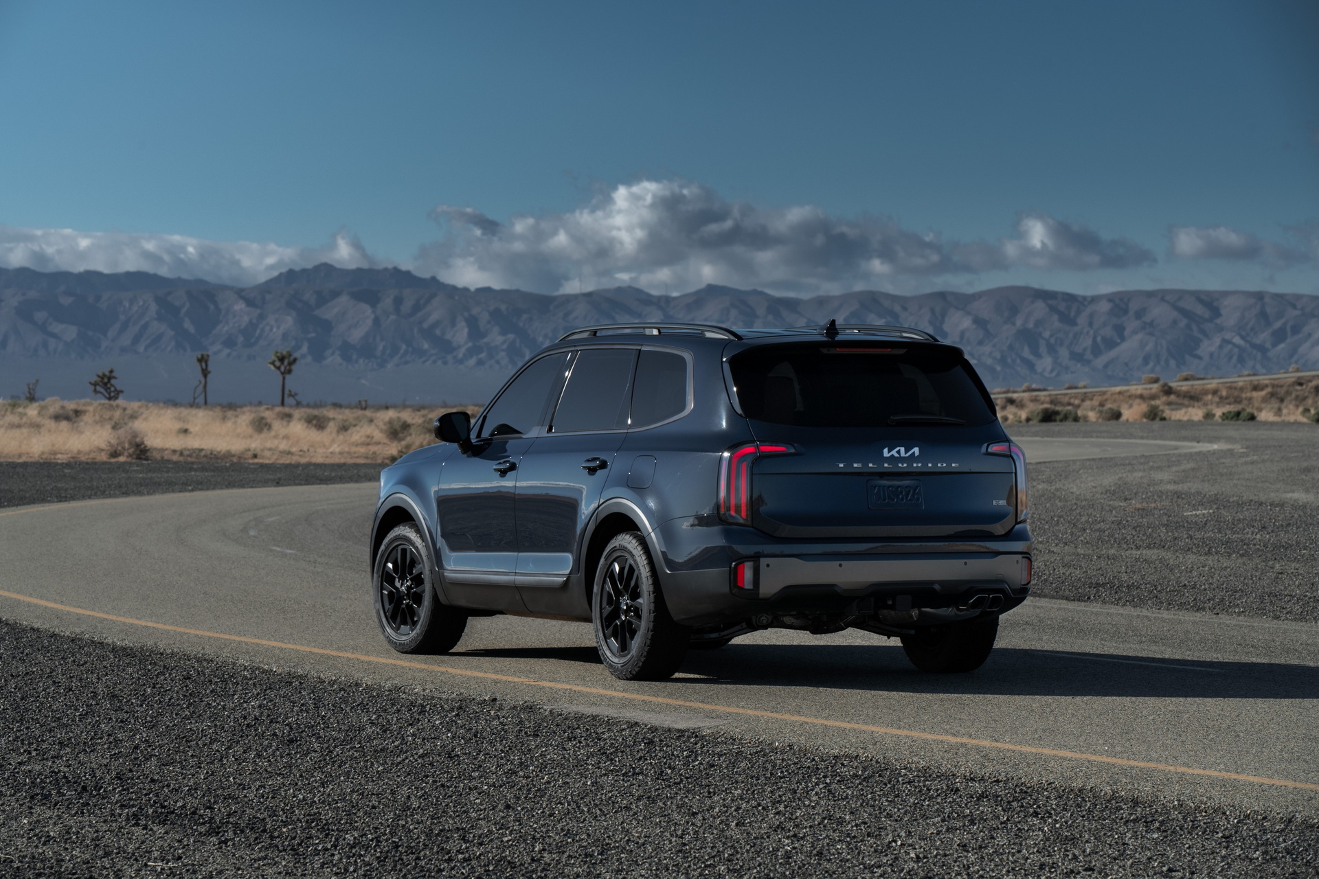 Download 2023 Kia Telluride X-Pro - Rear Three-Quarter HD Wallpaper 1920x1280 #13