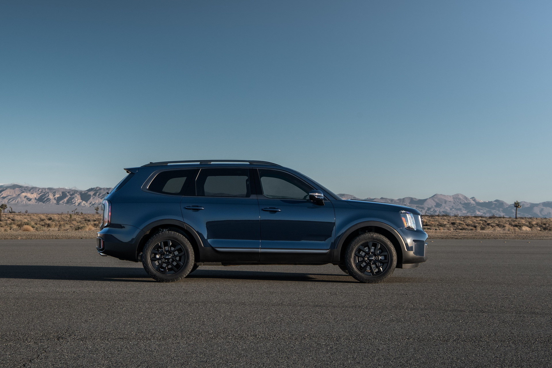 Download 2023 Kia Telluride X-Pro - Side HD Wallpaper 1920x1280 #14
