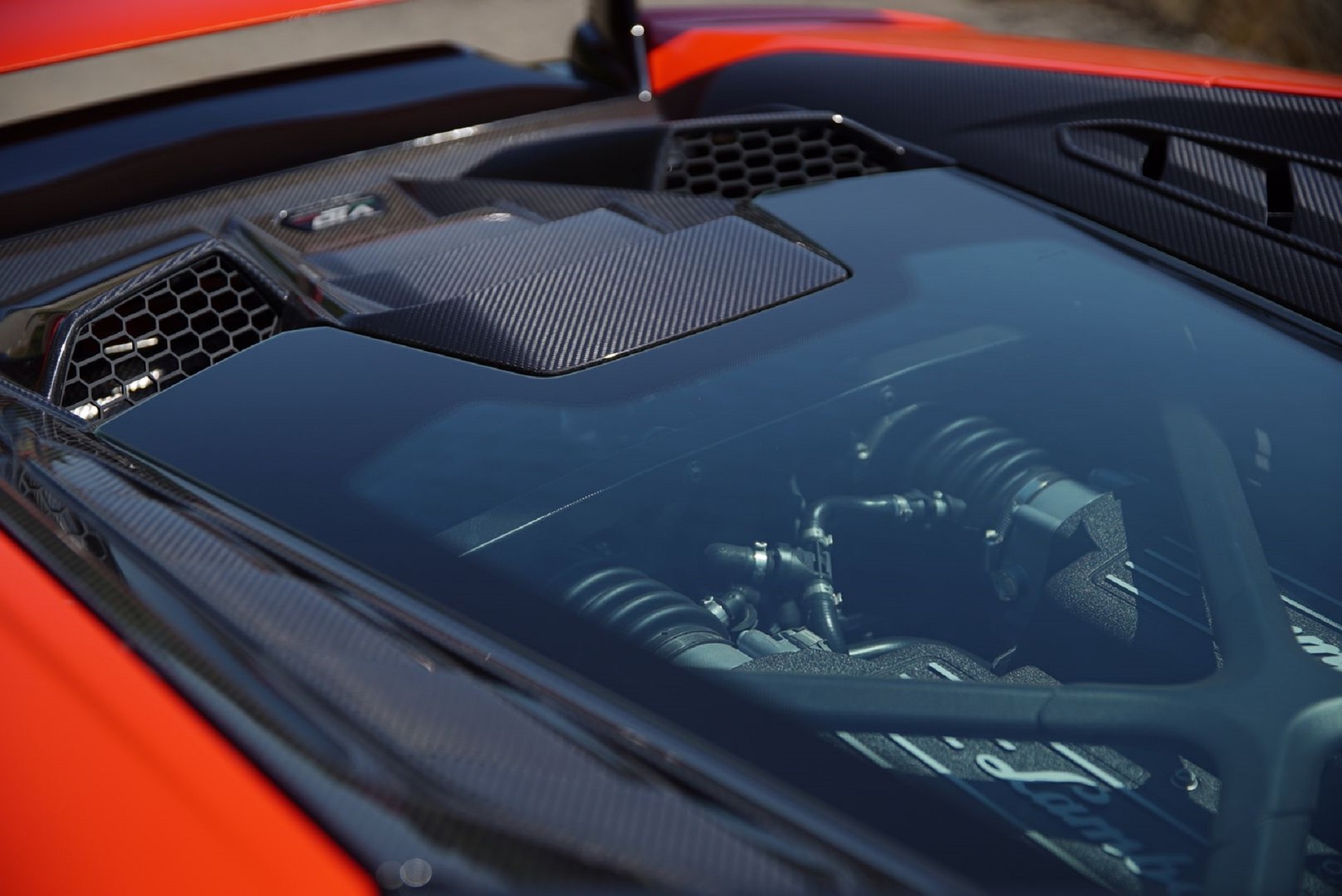 Download 2023 Lamborghini Huracán Tecnica - Engine HD Wallpaper 1921x1283 #203