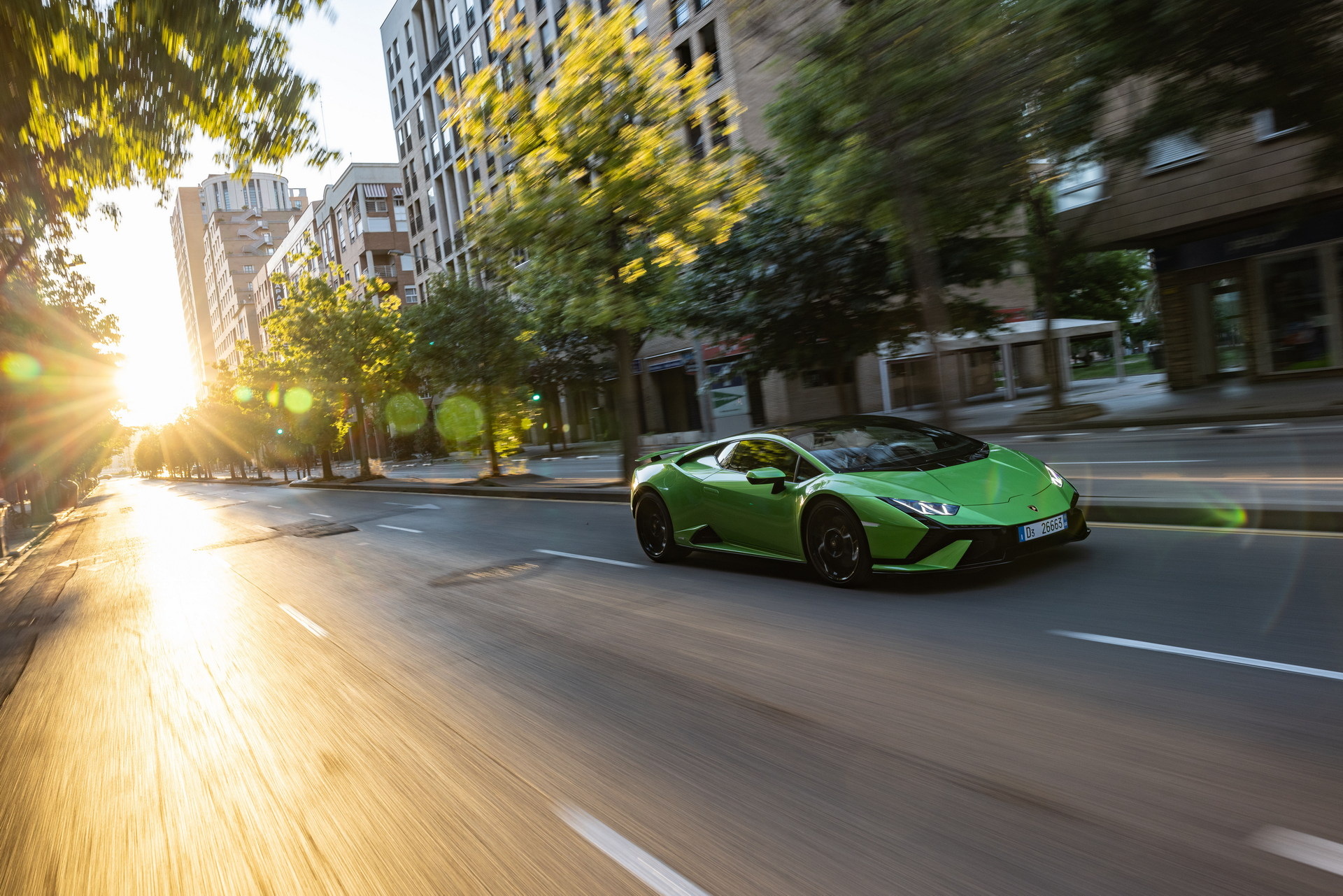 Download 2023 Lamborghini Huracán Tecnica - Front Three-Quarter HD Wallpaper 1920x1281 #65