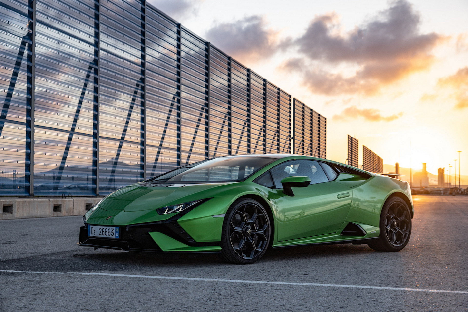 Download 2023 Lamborghini Huracán Tecnica - Front Three-Quarter HD Wallpaper 1920x1280 #68