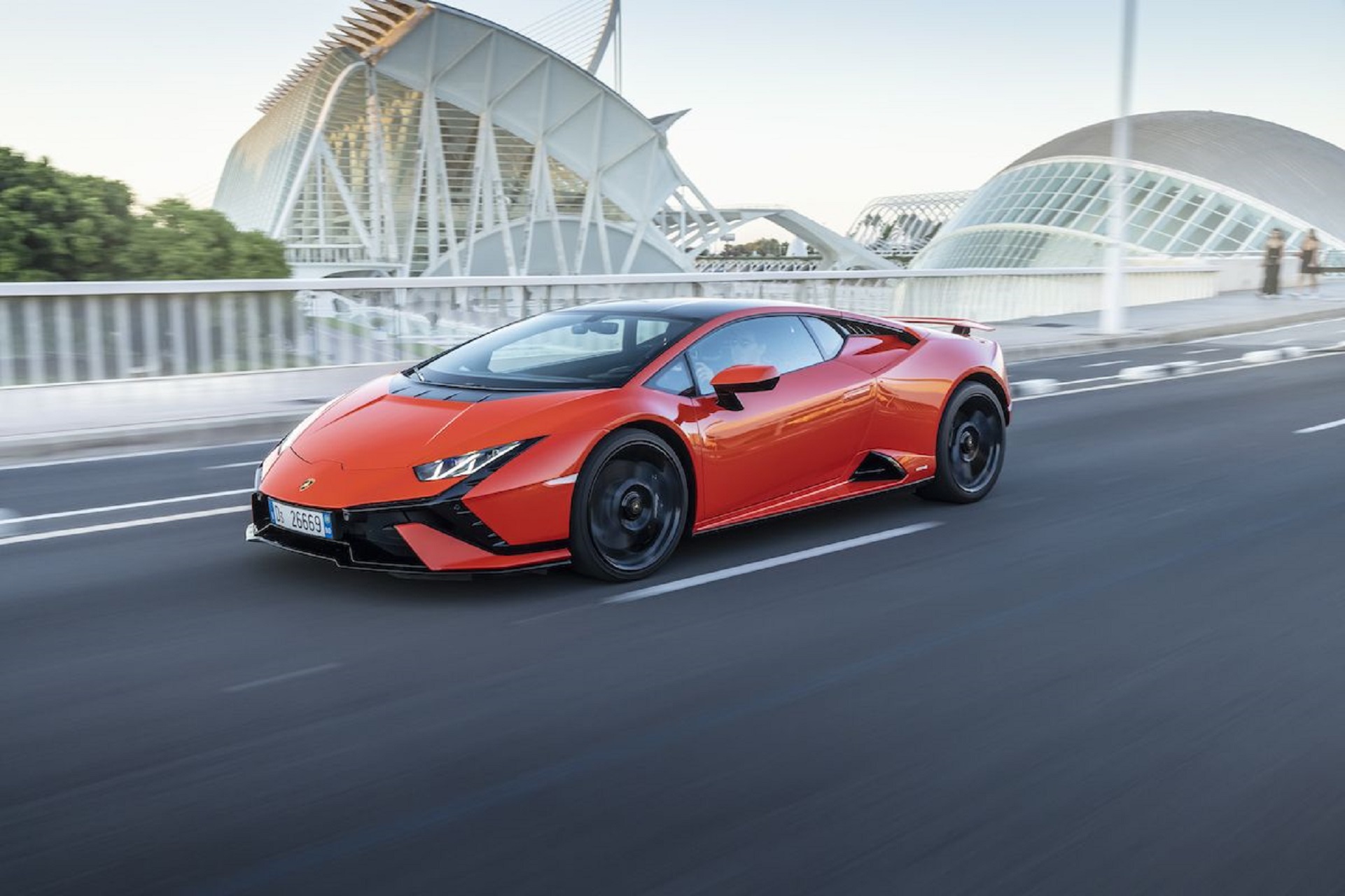 Download 2023 Lamborghini Huracán Tecnica - Front Three-Quarter HD Wallpaper 1921x1280 #136