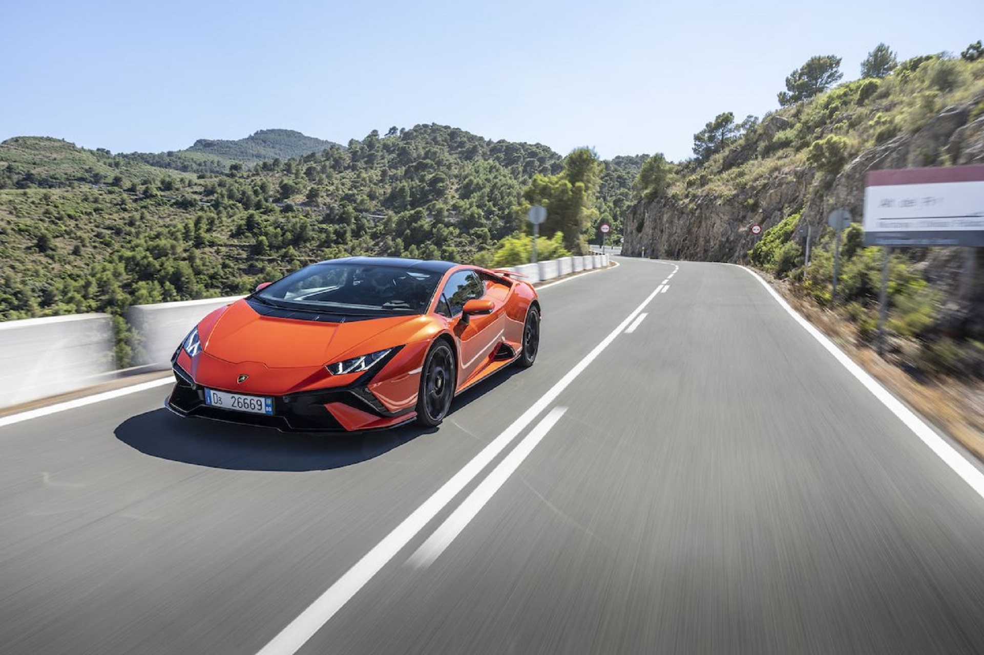 Download 2023 Lamborghini Huracán Tecnica - Front Three-Quarter HD Wallpaper 1921x1280 #86