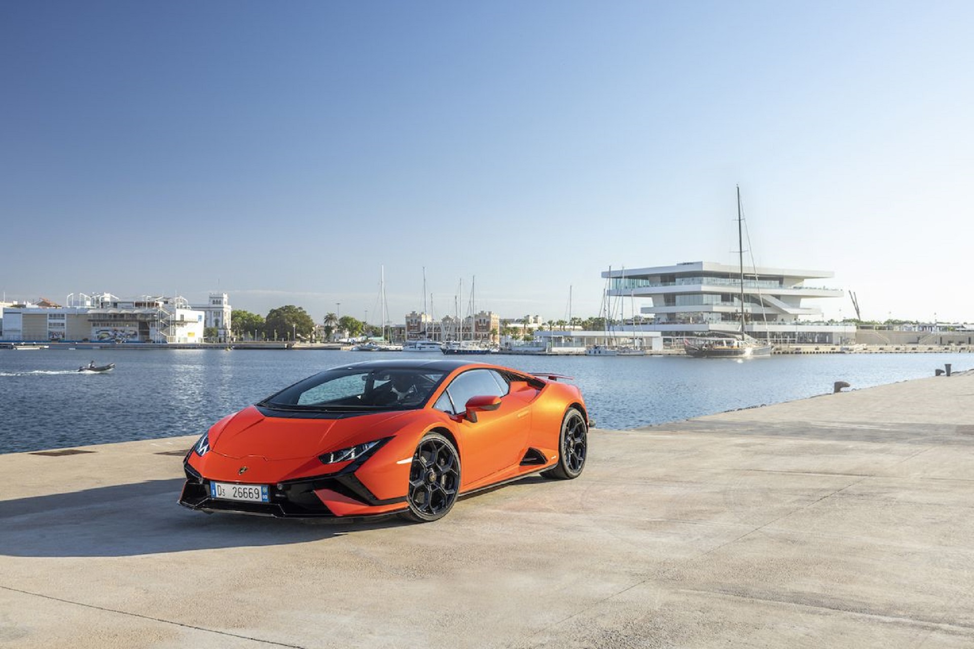 Download 2023 Lamborghini Huracán Tecnica - Front Three-Quarter HD Wallpaper 1921x1280 #154