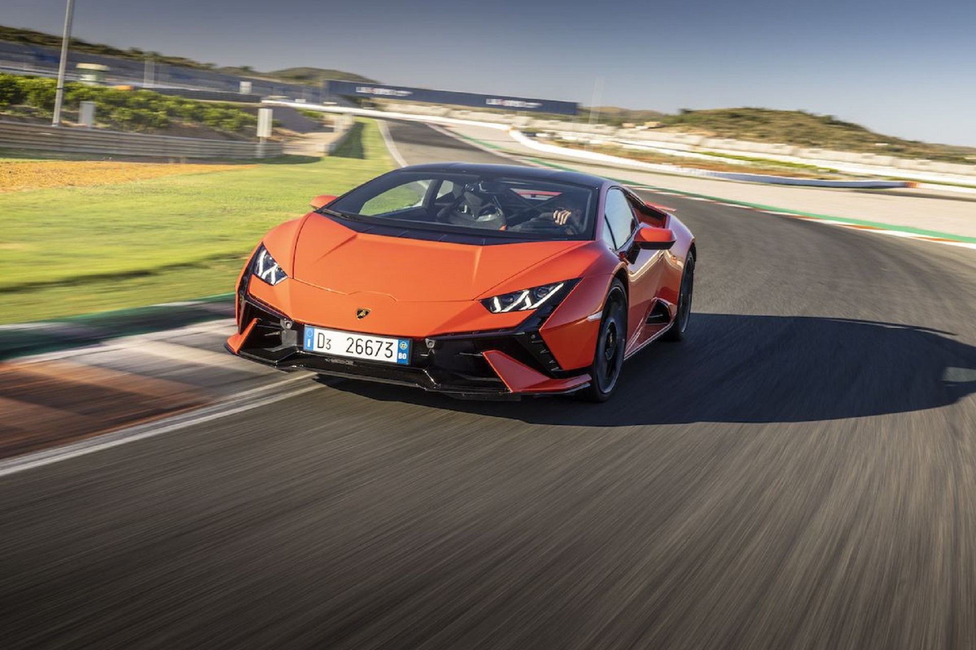 Download 2023 Lamborghini Huracán Tecnica - Front HD Wallpaper 1921x1280 #104