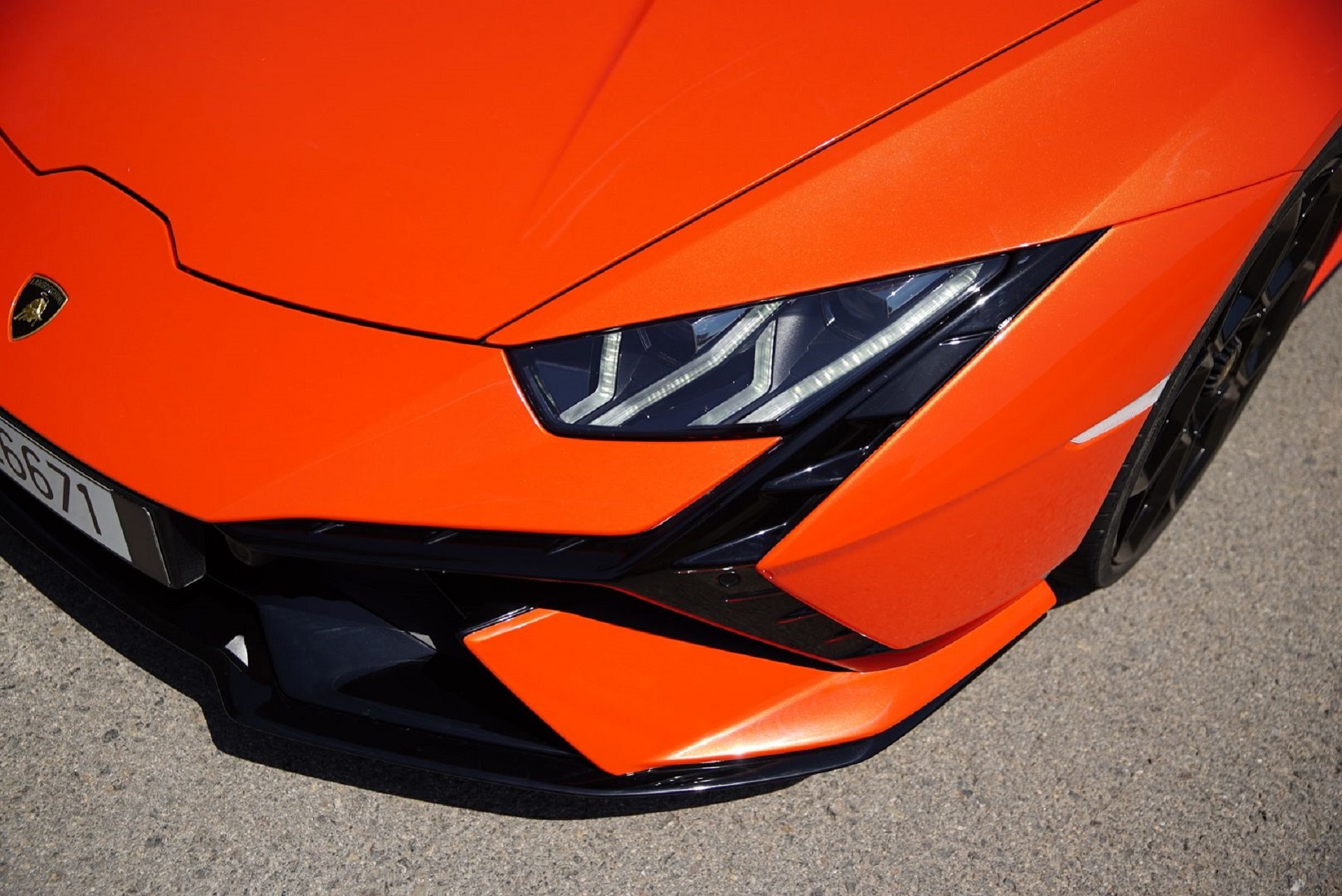 Download 2023 Lamborghini Huracán Tecnica - Headlight HD Wallpaper 1921x1283 #184