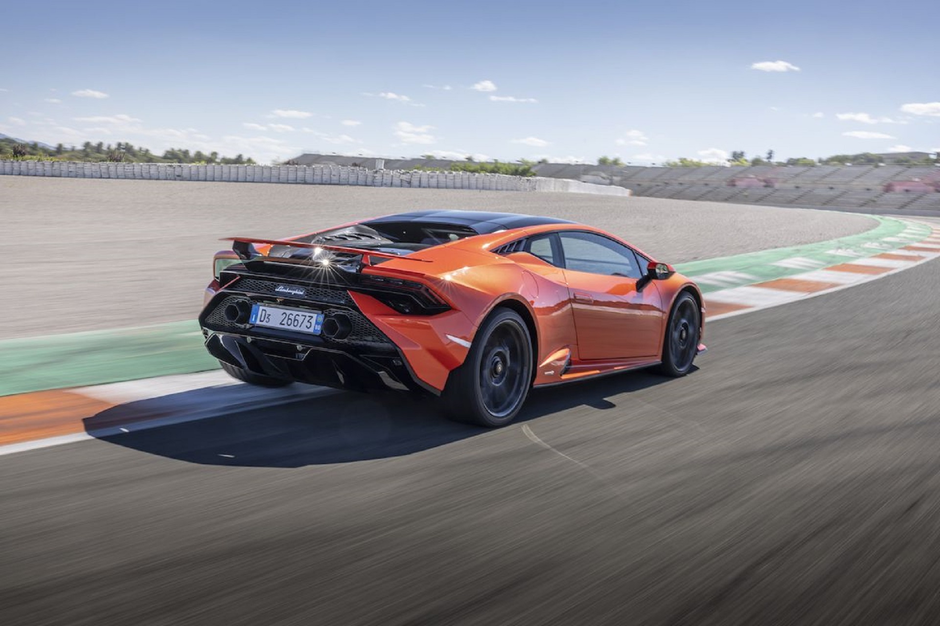 Download 2023 Lamborghini Huracán Tecnica - Rear Three-Quarter HD Wallpaper 1921x1280 #127