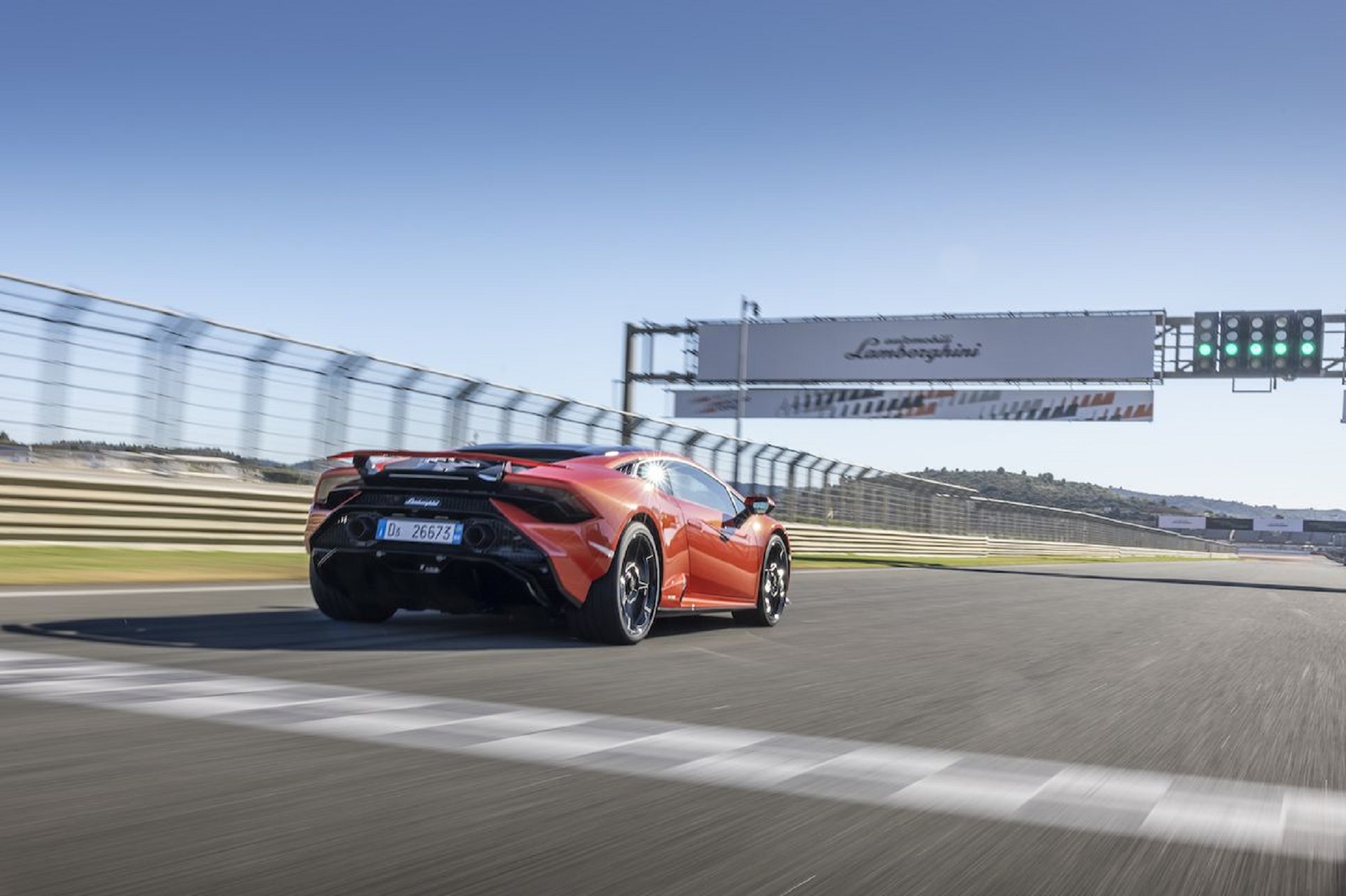 Download 2023 Lamborghini Huracán Tecnica - Rear Three-Quarter HD Wallpaper 1921x1280 #148