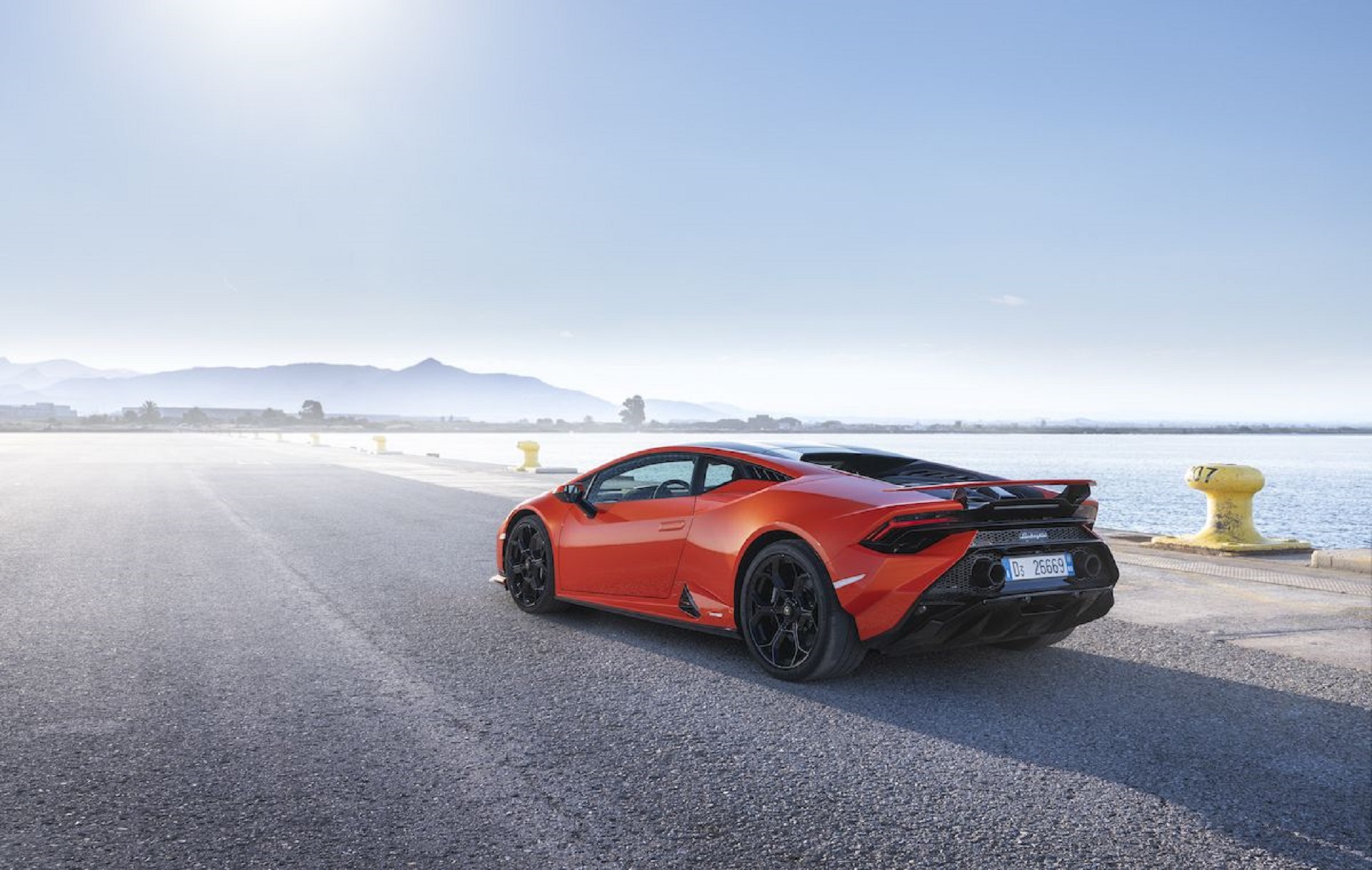 Download 2023 Lamborghini Huracán Tecnica - Rear Three-Quarter HD Wallpaper 1921x1218 #165