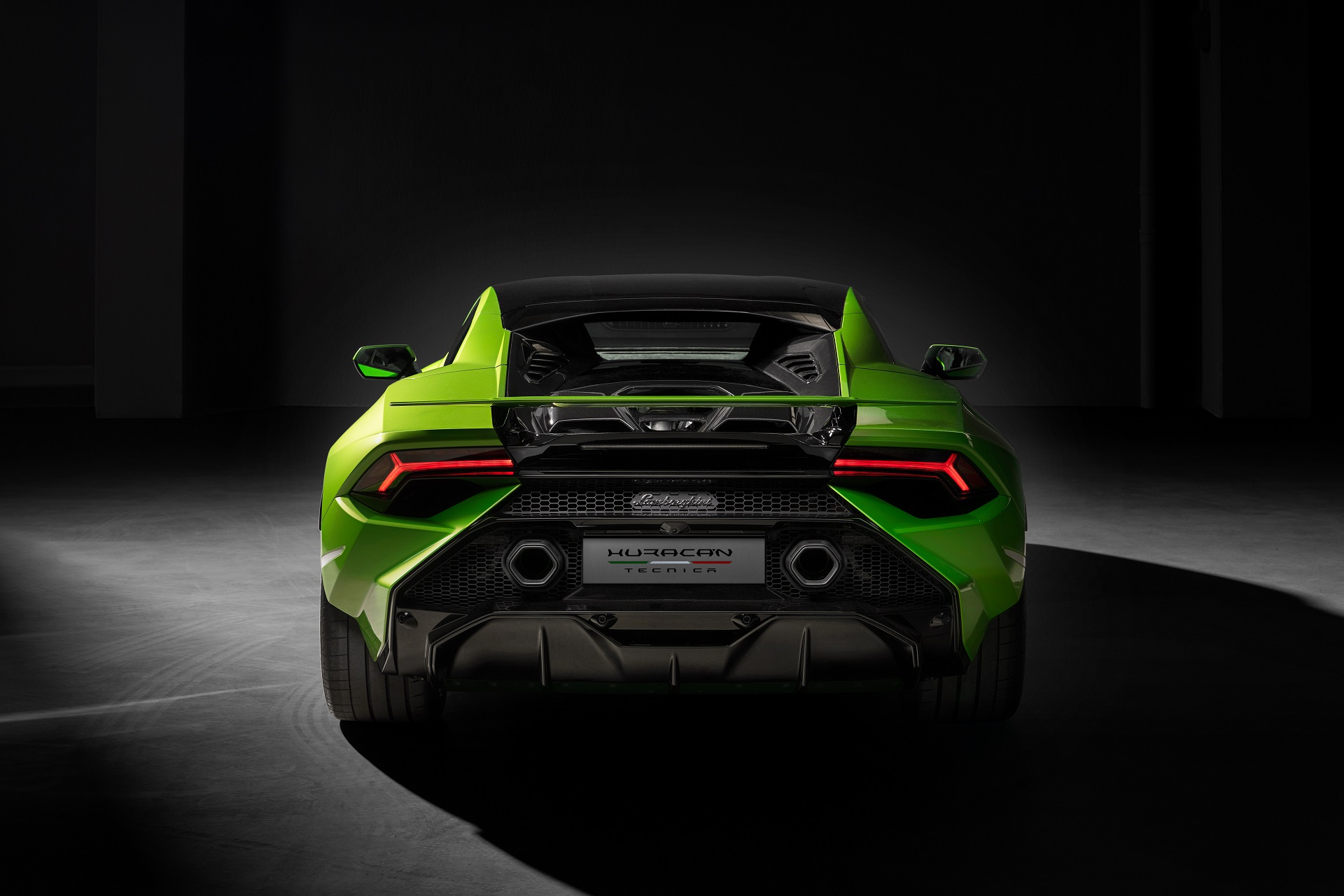 Download 2023 Lamborghini Huracán Tecnica - Rear HD Wallpaper 1920x1280 #40