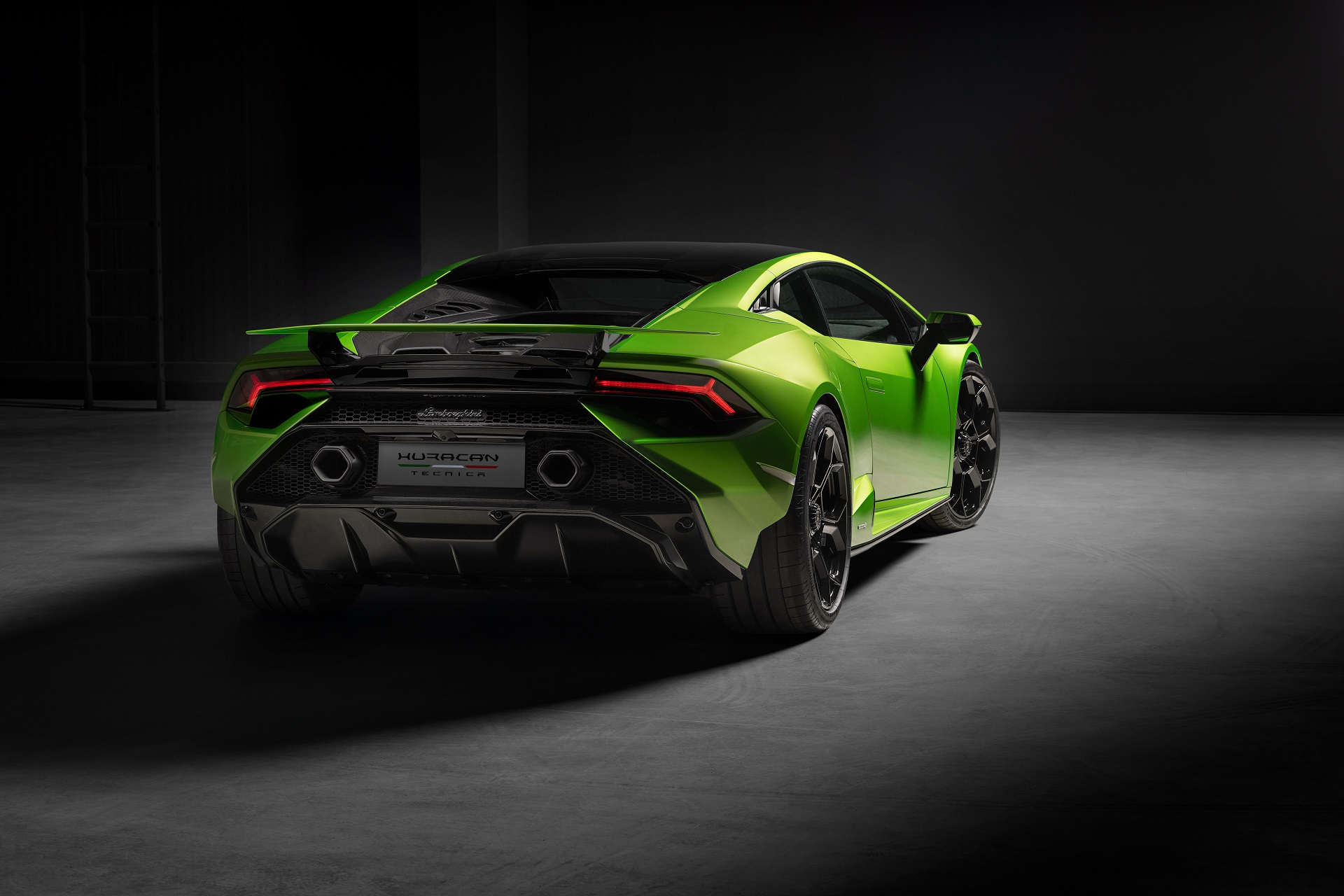 Download 2023 Lamborghini Huracán Tecnica - Rear HD Wallpaper 1920x1280 #41