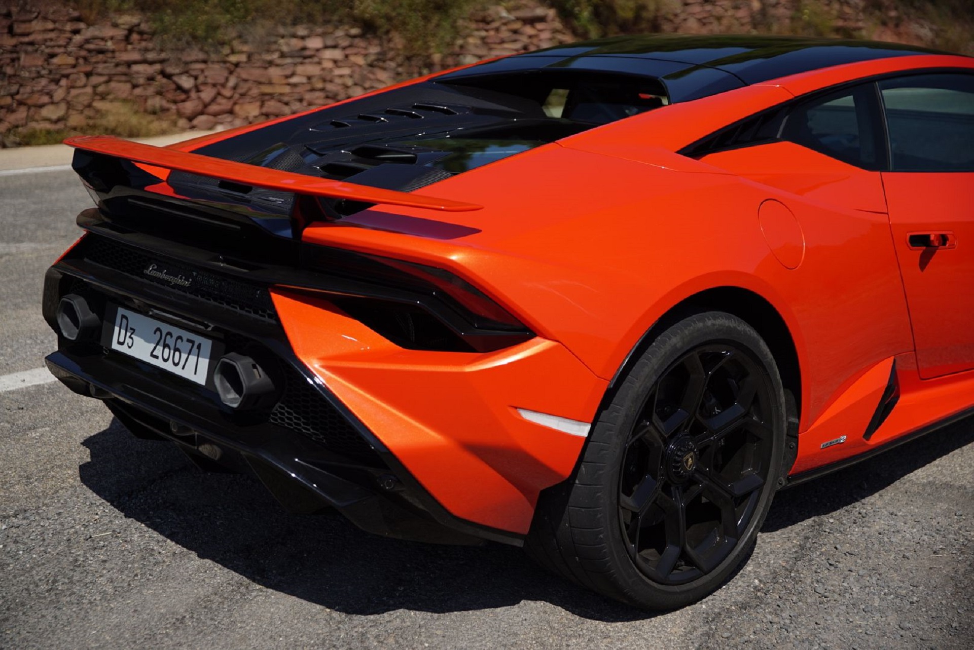 Download 2023 Lamborghini Huracán Tecnica - Rear HD Wallpaper 1921x1283 #180