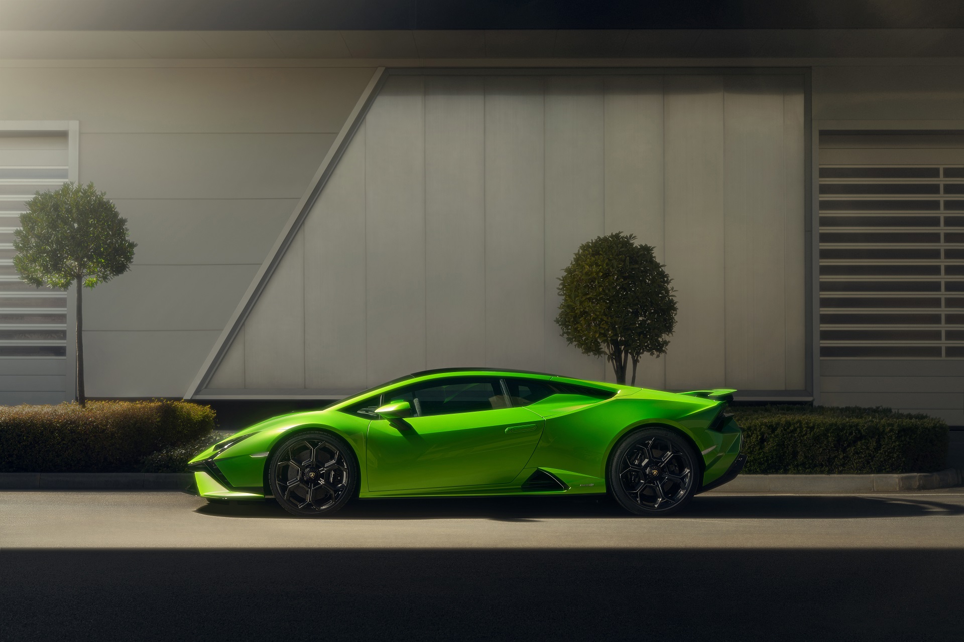 Download 2023 Lamborghini Huracán Tecnica - Side HD Wallpaper 1920x1280 #10