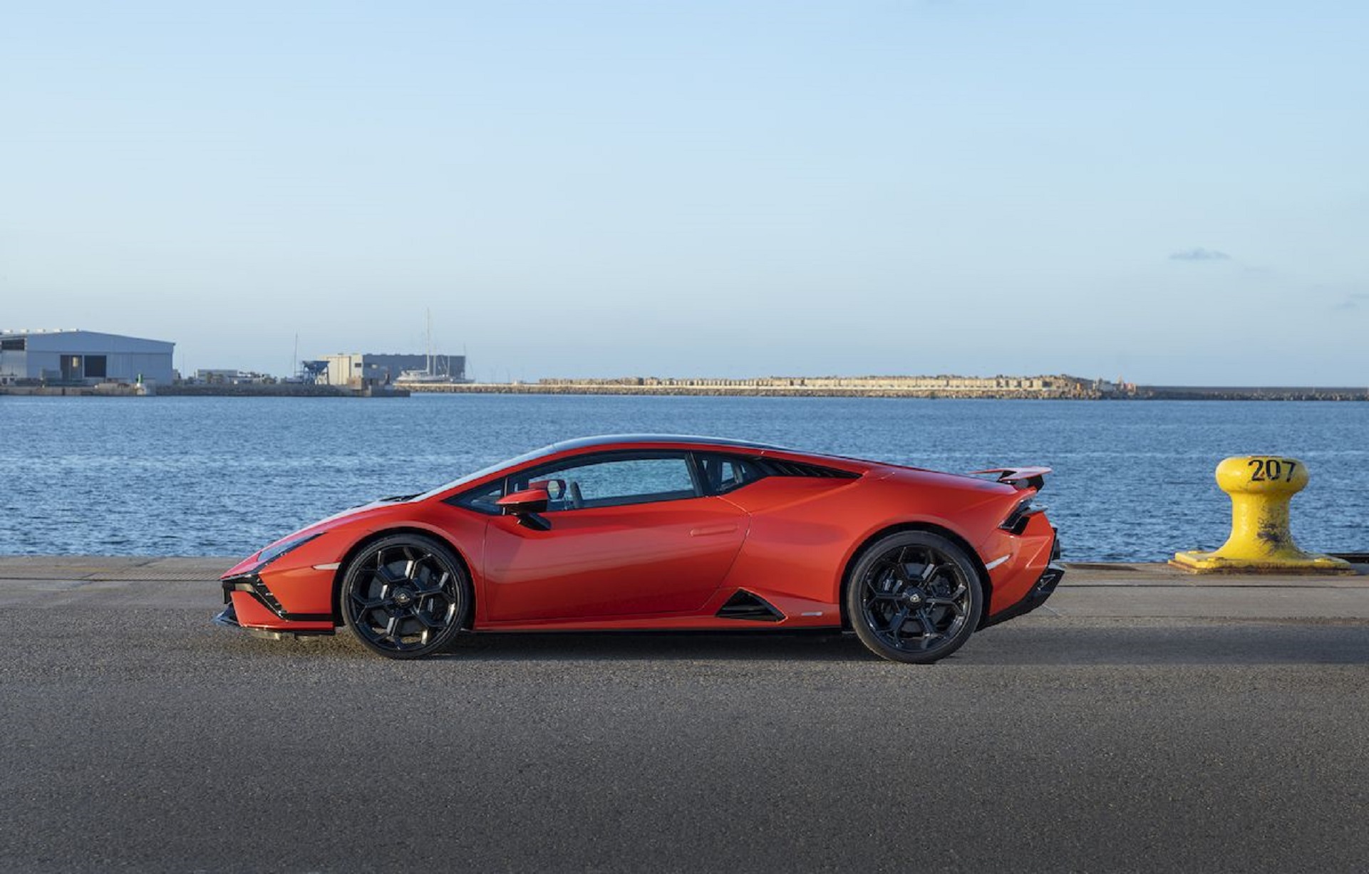 Download 2023 Lamborghini Huracán Tecnica - Side HD Wallpaper 1921x1227 #167