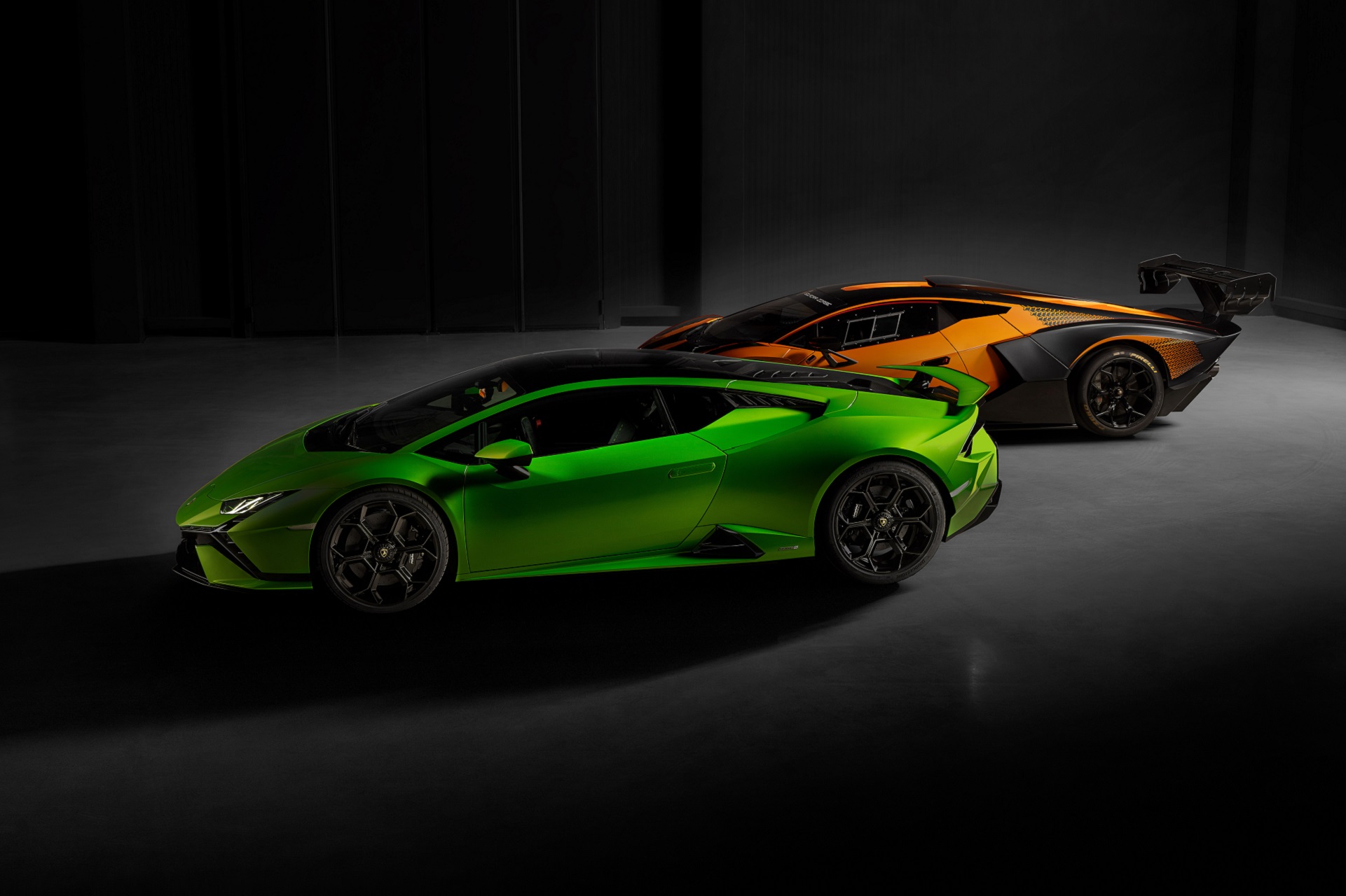 Download 2023 Lamborghini Huracán Tecnica - Side HD Wallpaper 1921x1280 #43