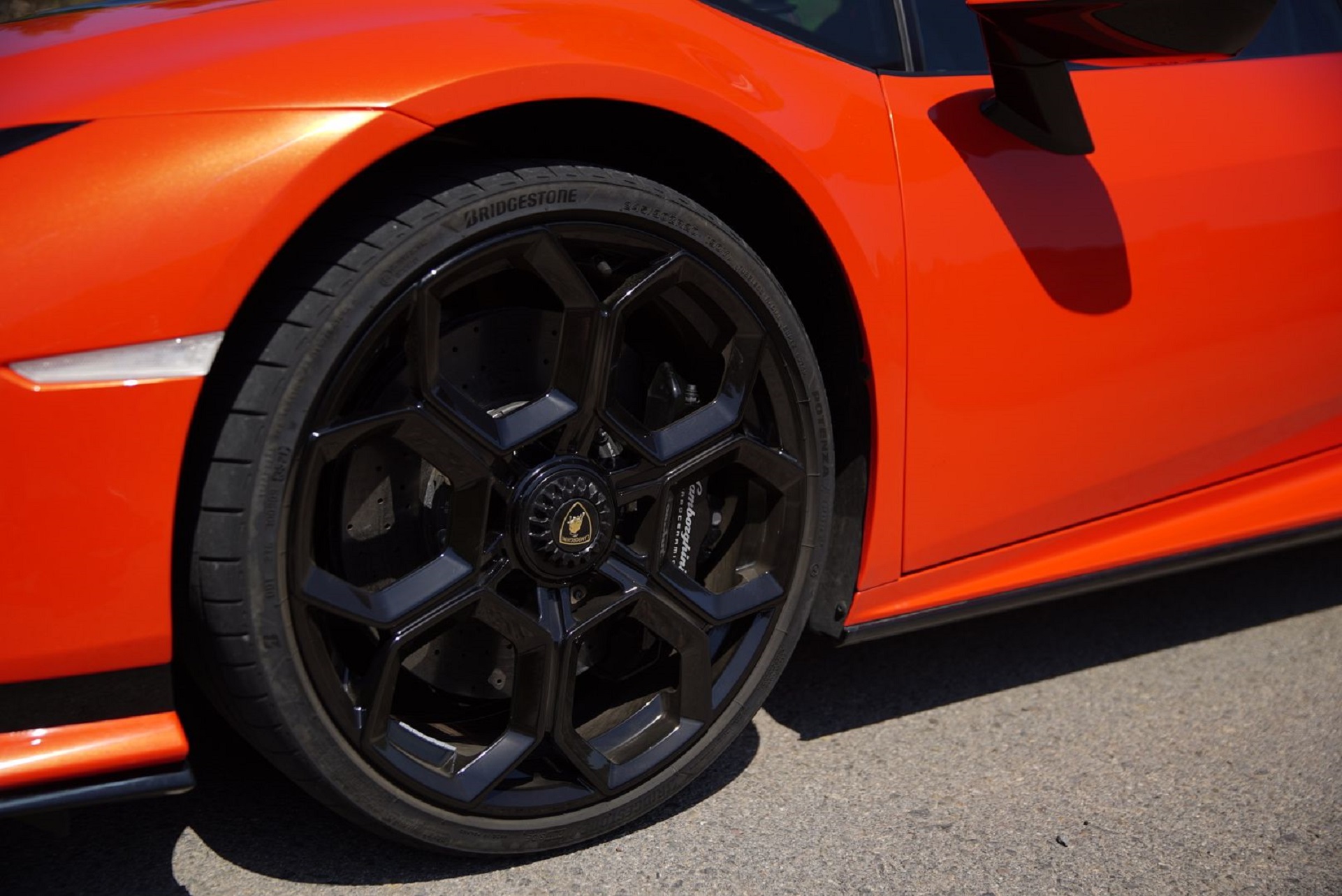 Download 2023 Lamborghini Huracán Tecnica - Wheel HD Wallpaper 1921x1283 #188