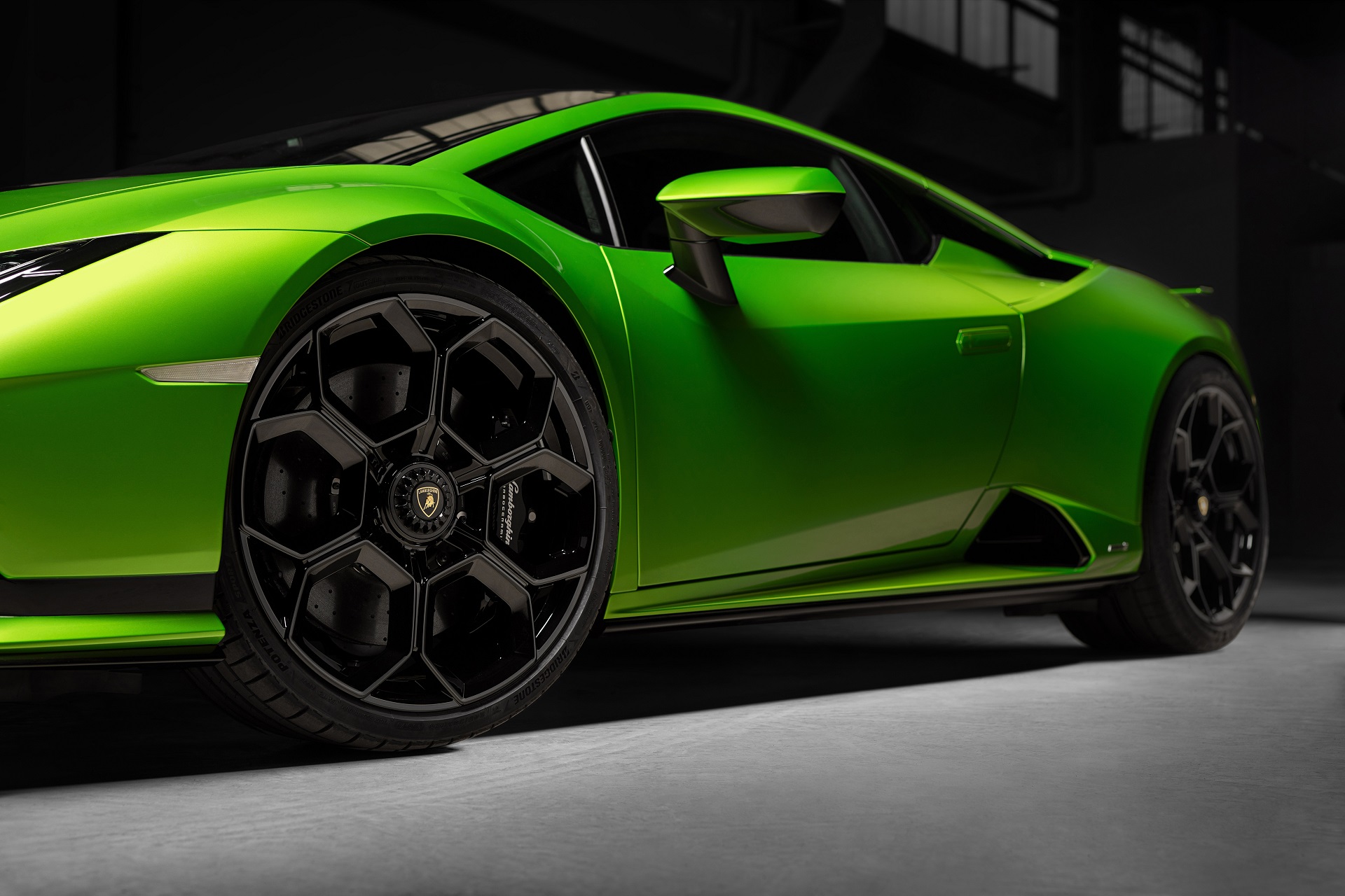 Download 2023 Lamborghini Huracán Tecnica - Wheel HD Wallpaper 1920x1280 #48