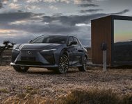2023 Lexus RZ 450e - Front Three-Quarter Wallpaper 190x150