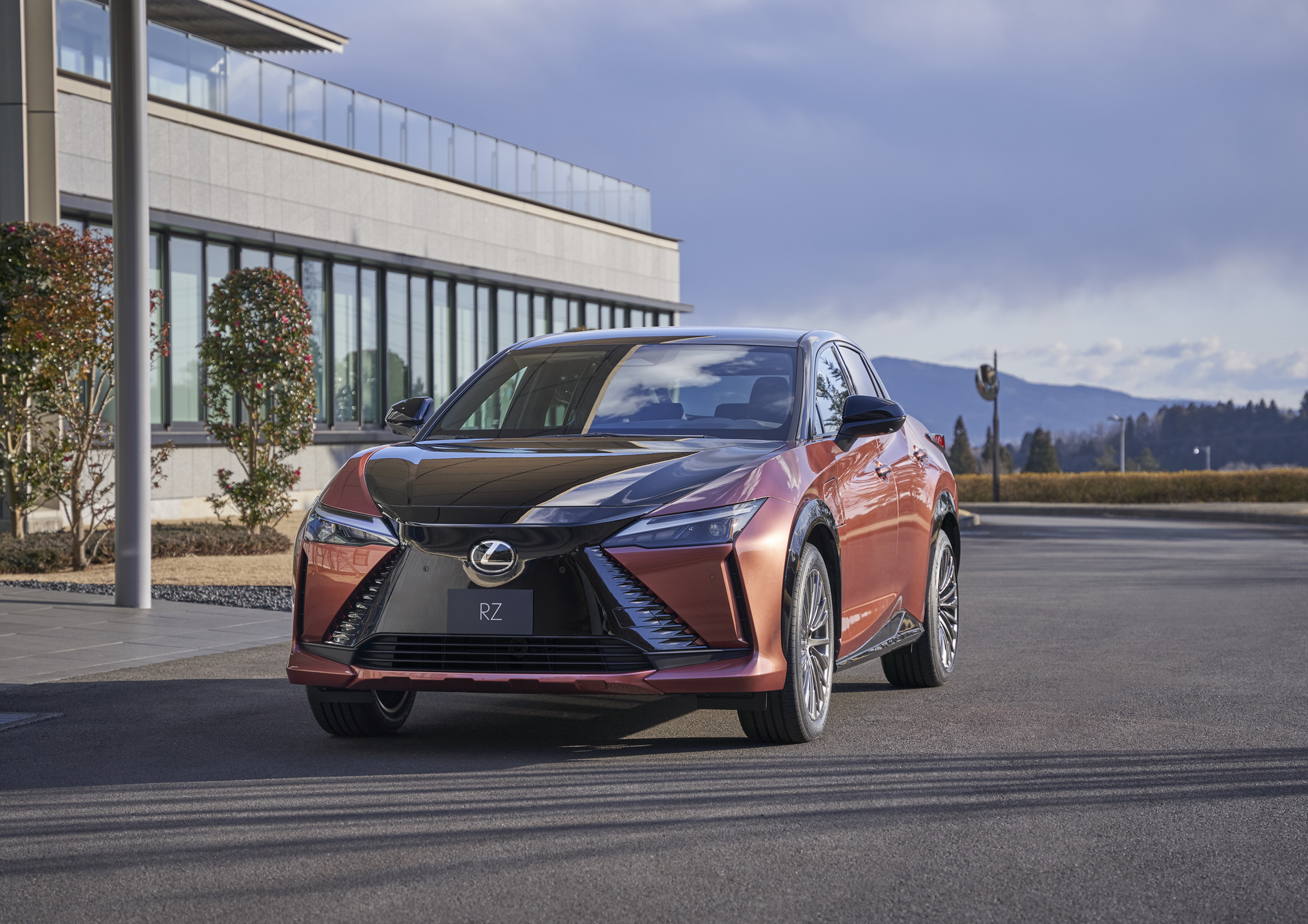 Download 2023 Lexus RZ 450e - Front HD Wallpaper 1921x1358 #27