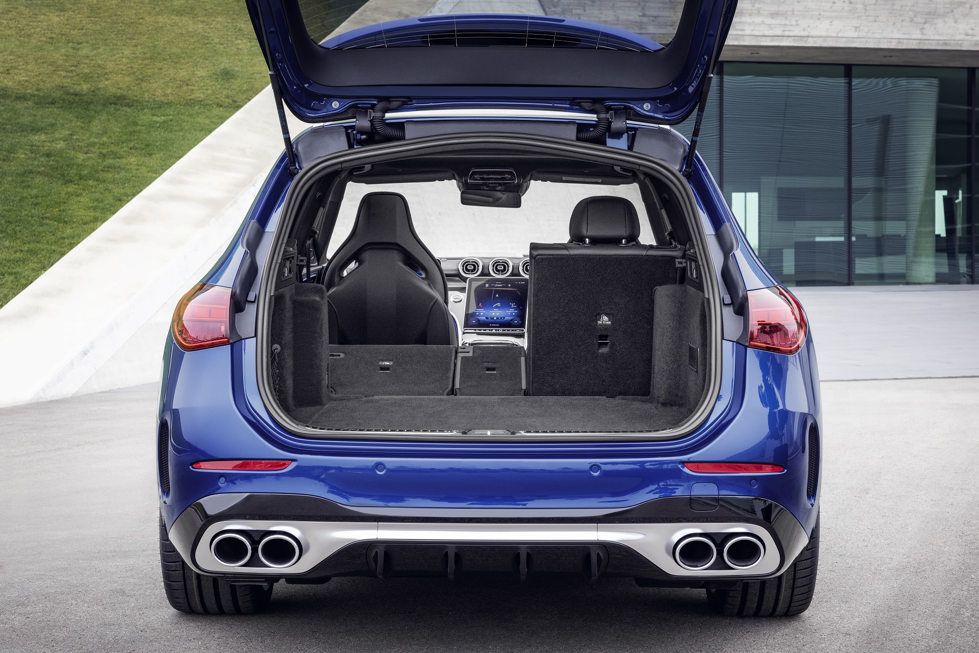 Download 2023 Mercedes-AMG C 43 Estate - Trunk HD Wallpaper 1921x1281 #36