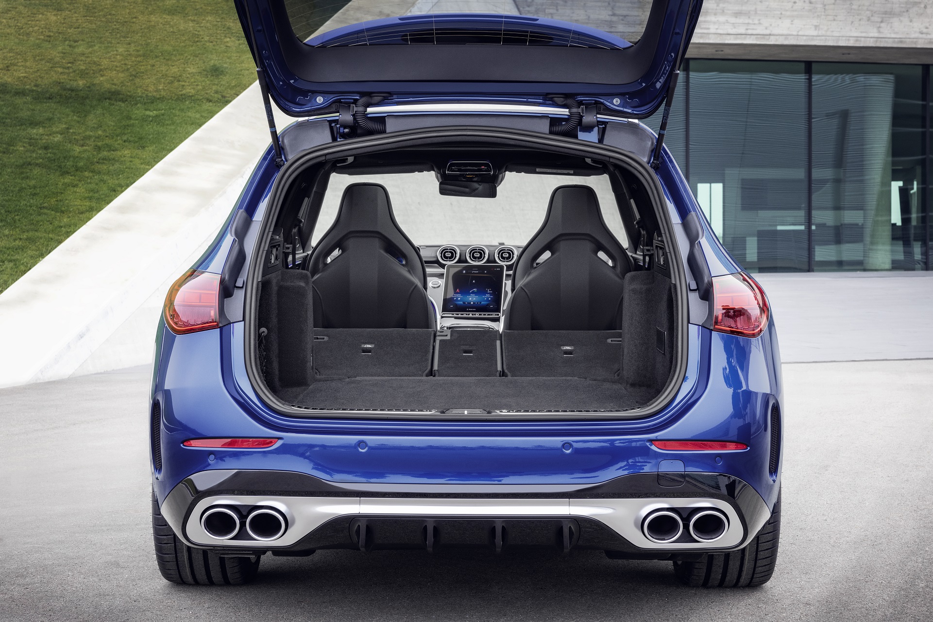 Download 2023 Mercedes-AMG C 43 Estate - Trunk HD Wallpaper 1921x1281 #37