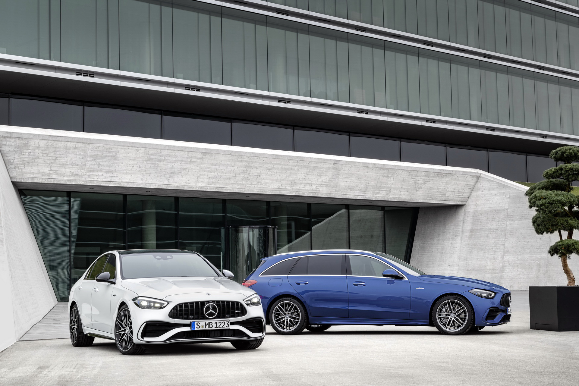 Download 2023 Mercedes-AMG C 43 Estate and Mercedes-AMG C 43 HD Wallpaper 1921x1281 #23