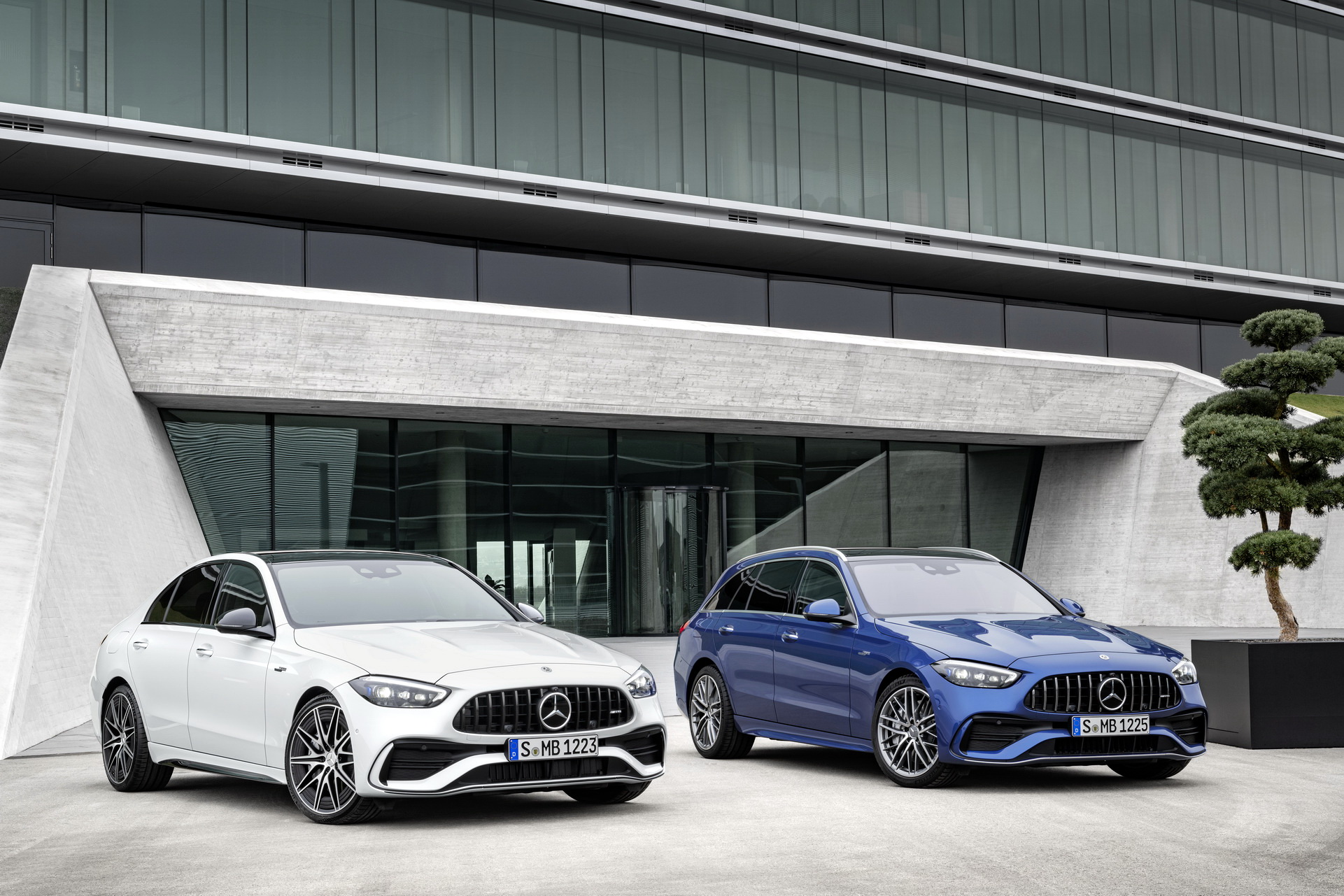 Download 2023 Mercedes-AMG C 43 Estate and Mercedes-AMG C 43 HD Wallpaper 1921x1281 #24