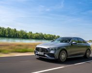 2023 Mercedes-AMG C 43 - Front Three-Quarter Wallpaper 190x150