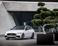 2023 Mercedes-AMG C 43 - Front Three-Quarter Wallpaper 190x150
