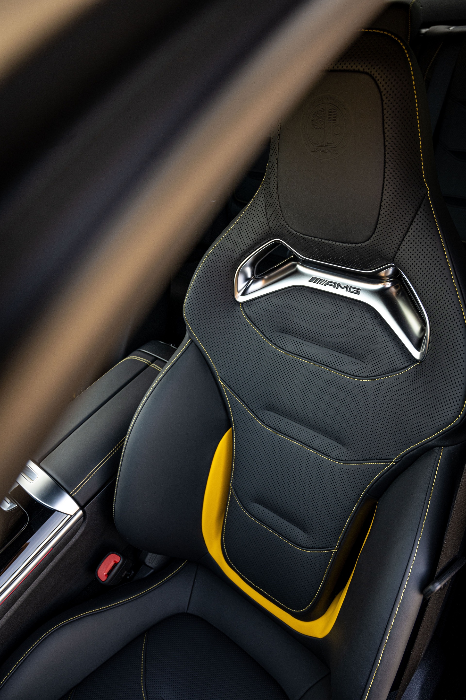 Download 2023 Mercedes-AMG C 43 - Interior, Seats HD Phone Wallpaper 1920x2880 #94