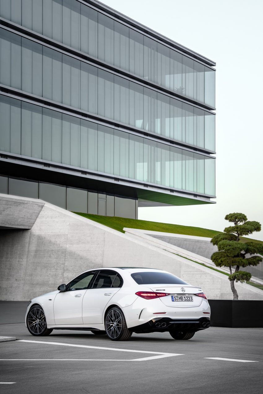 2023 Mercedes-AMG C 43 - Rear Three-Quarter Phone Wallpaper 850x1275 #12