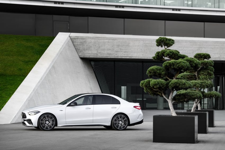 2023 Mercedes-AMG C 43 - Side Wallpaper 850x567 #21