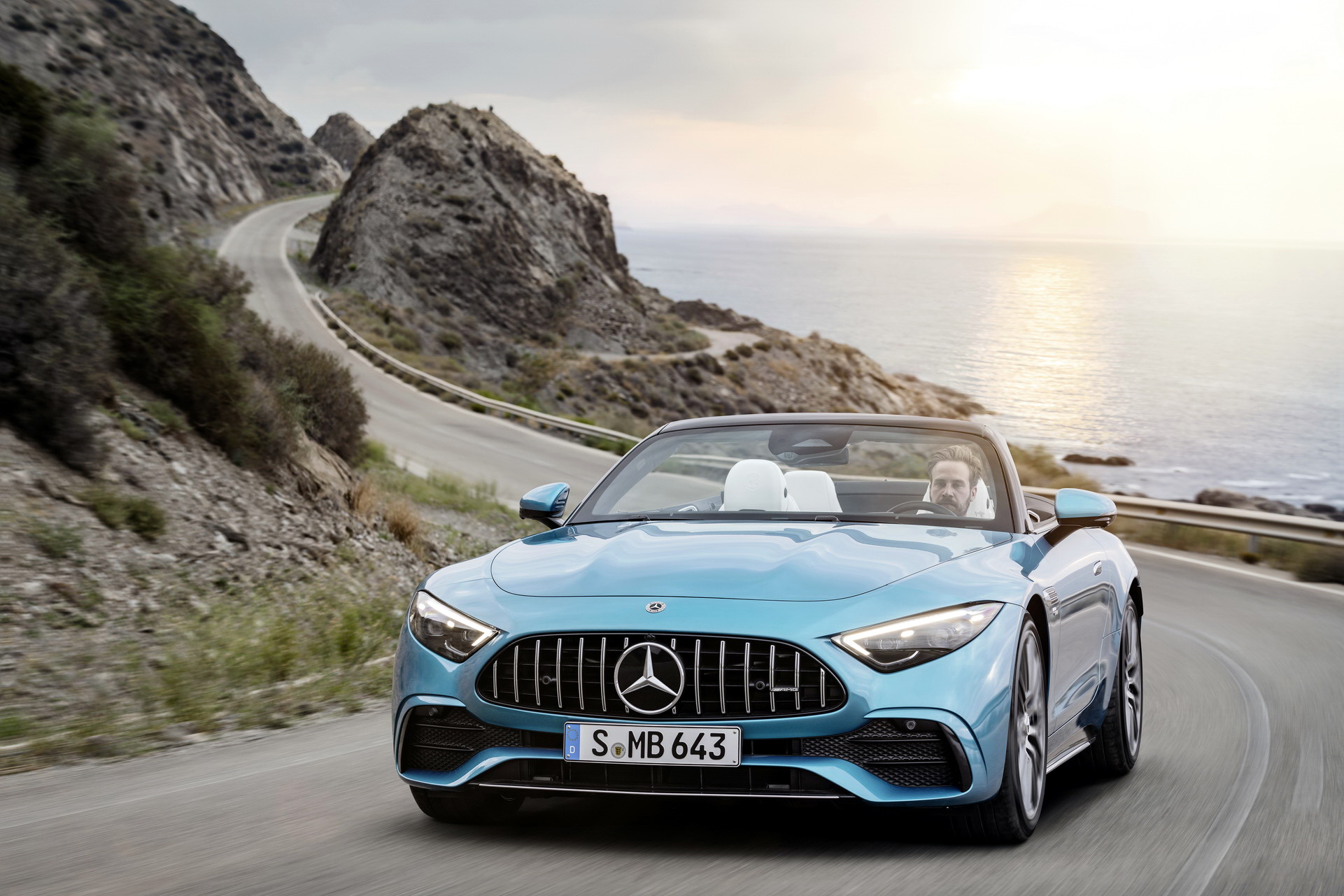 Download 2023 Mercedes-AMG SL 43 - Front HD Wallpaper 1921x1281 #10