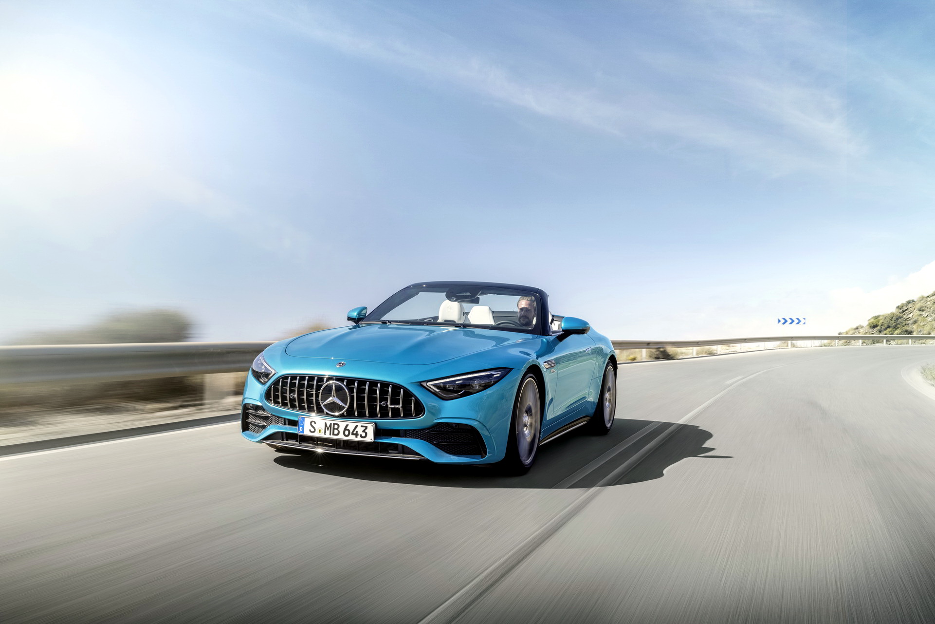 Download 2023 Mercedes-AMG SL 43 - Front HD Wallpaper 1921x1281 #2